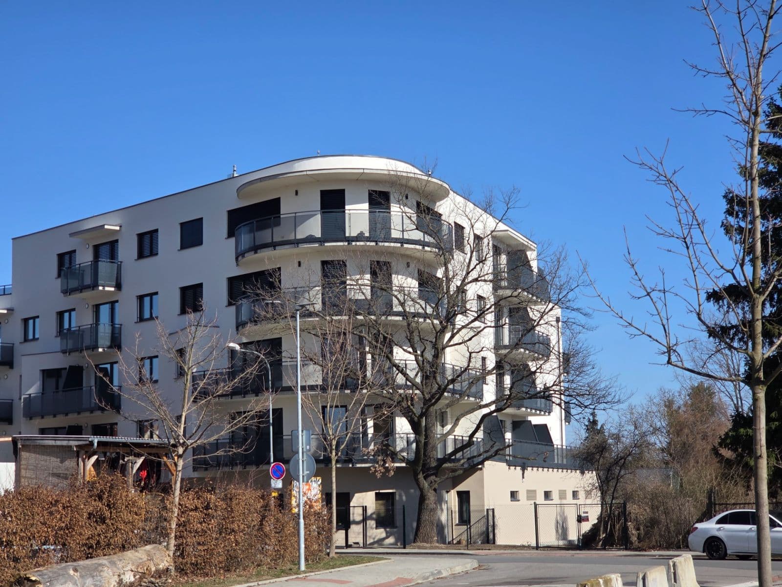 Pronájem bytu 1+kk 52 m², Na Zlaté stoce, České Budějovice, Jihočeský kraj Pronájem bytu 1+kk 52 m², Na Zlaté stoce, České Budějovice, Jihočeský kraj