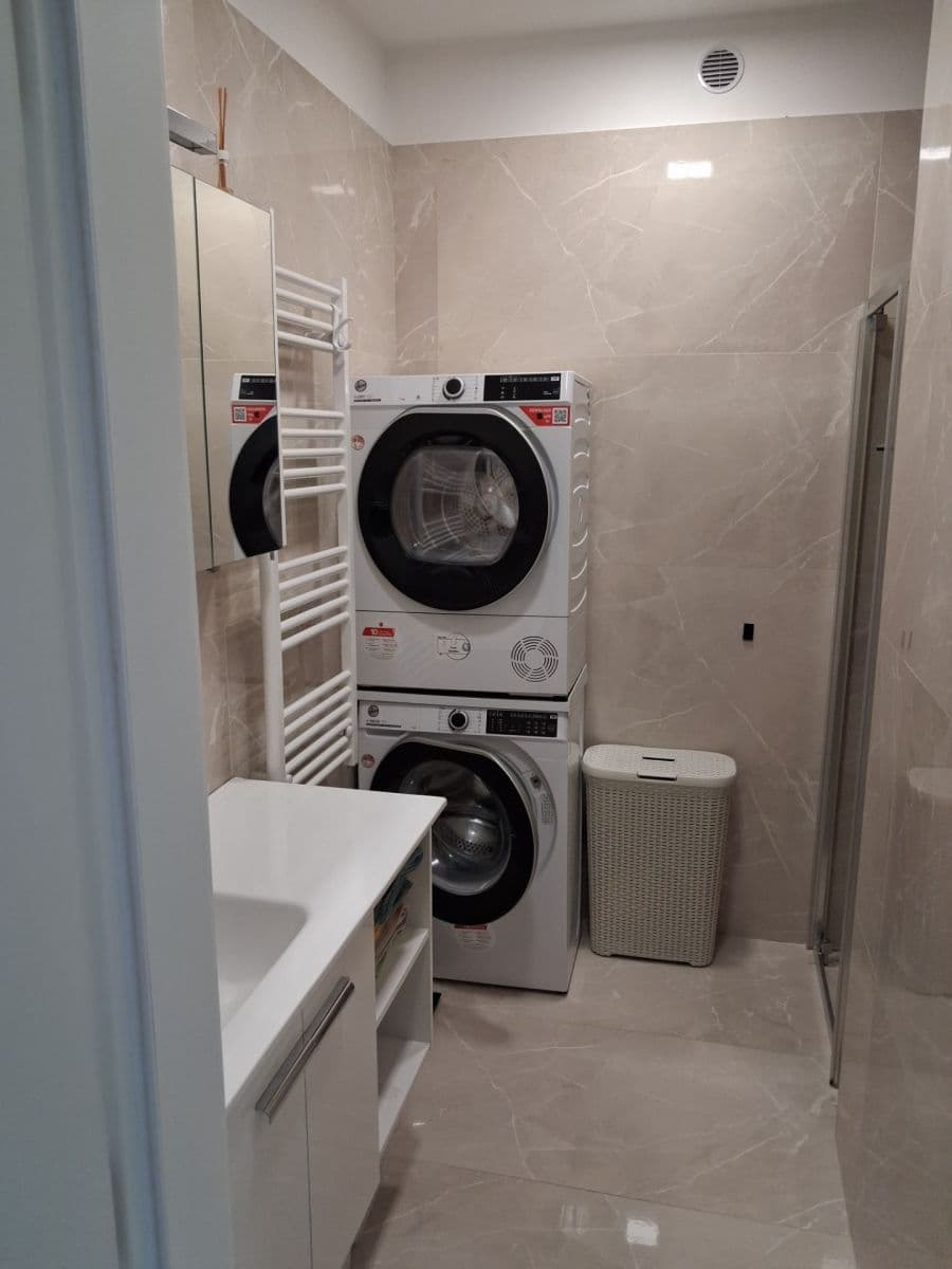 Pronájem bytu 3+kk 80 m², Gočárova, Havlíčkův Brod, Kraj Vysočina Pronájem bytu 3+kk 80 m², Gočárova, Havlíčkův Brod, Kraj Vysočina
