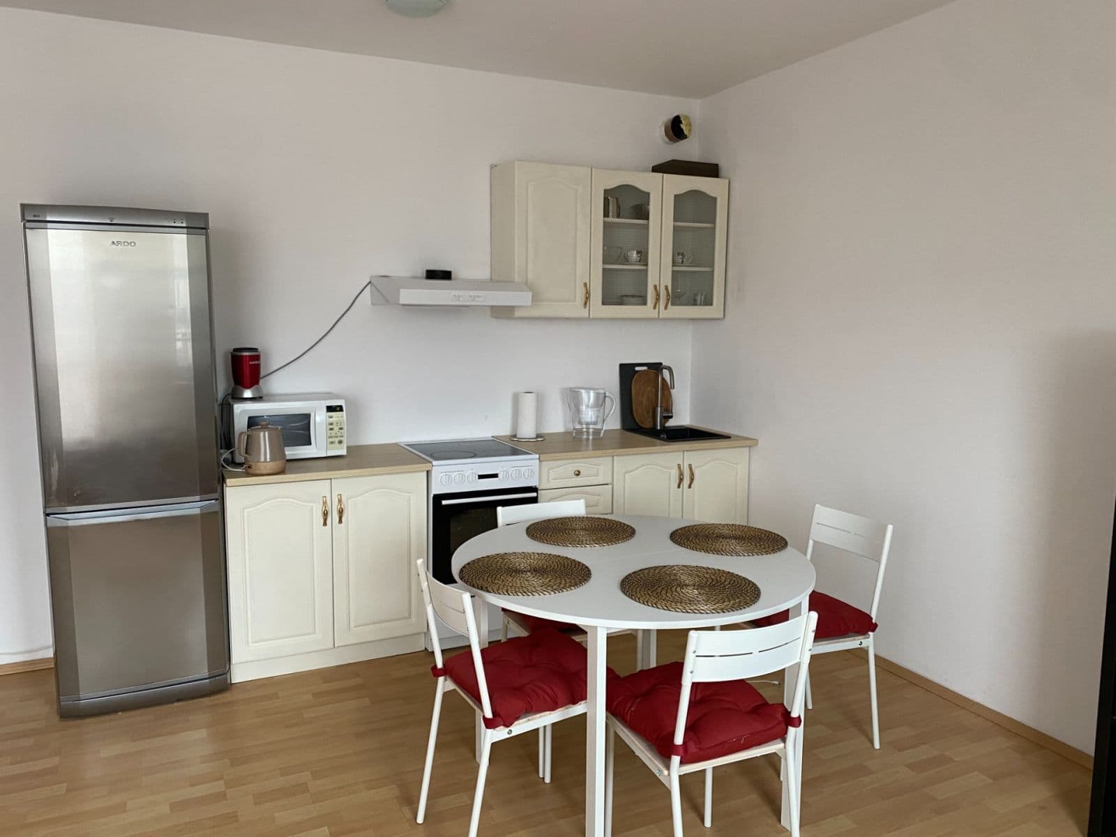 Pronájem bytu 1+kk 37 m², Kabešova, Praha, Praha Pronájem bytu 1+kk 37 m², Kabešova, Praha, Praha