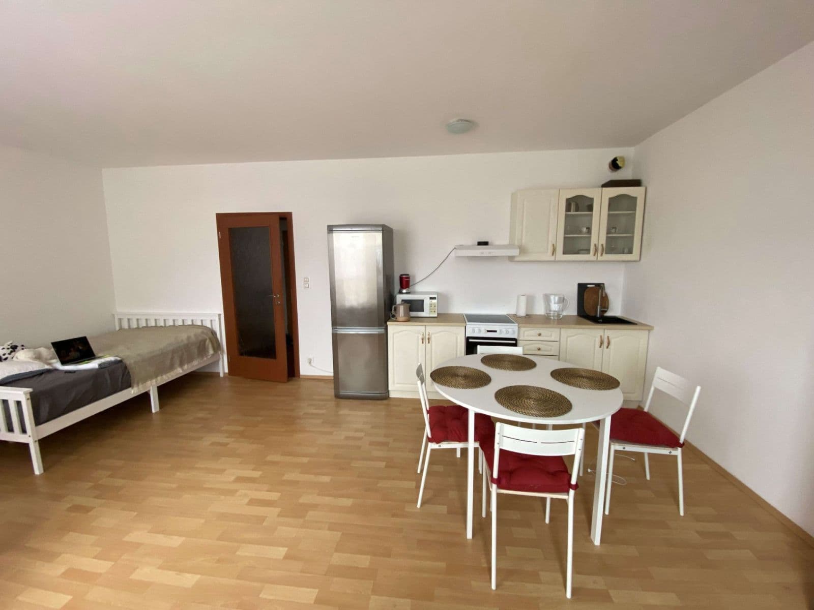 Pronájem bytu 1+kk 37 m², Kabešova, Praha, Praha Pronájem bytu 1+kk 37 m², Kabešova, Praha, Praha