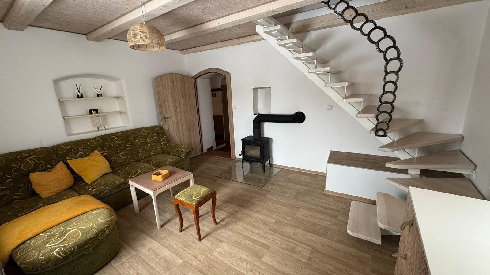 Pronájem domu 68 m², pozemek 150 m², Pernštejnské Jestřabí, Jihomoravský kraj Pronájem domu 68 m², pozemek 150 m², Pernštejnské Jestřabí, Jihomoravský kraj