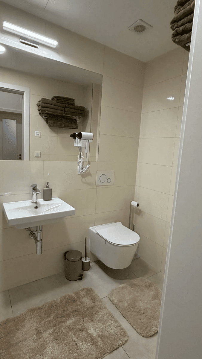 Pronájem domu 56 m², pozemek 56 m², Korunní, Praha, Praha Pronájem domu 56 m², pozemek 56 m², Korunní, Praha, Praha