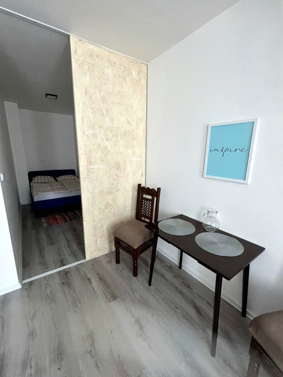 Pronájem bytu 2+kk 52 m², Čejkova, Brno, Jihomoravský kraj Pronájem bytu 2+kk 52 m², Čejkova, Brno, Jihomoravský kraj