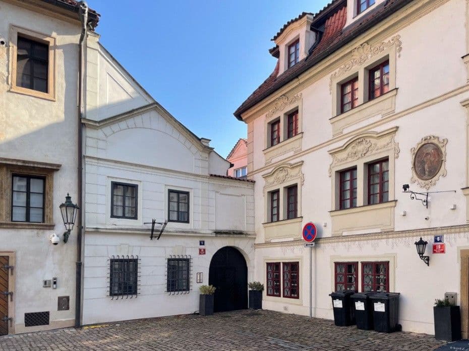 Pronájem bytu 1+1 46 m², Valdštejnské náměstí, Praha, Praha Pronájem bytu 1+1 46 m², Valdštejnské náměstí, Praha, Praha