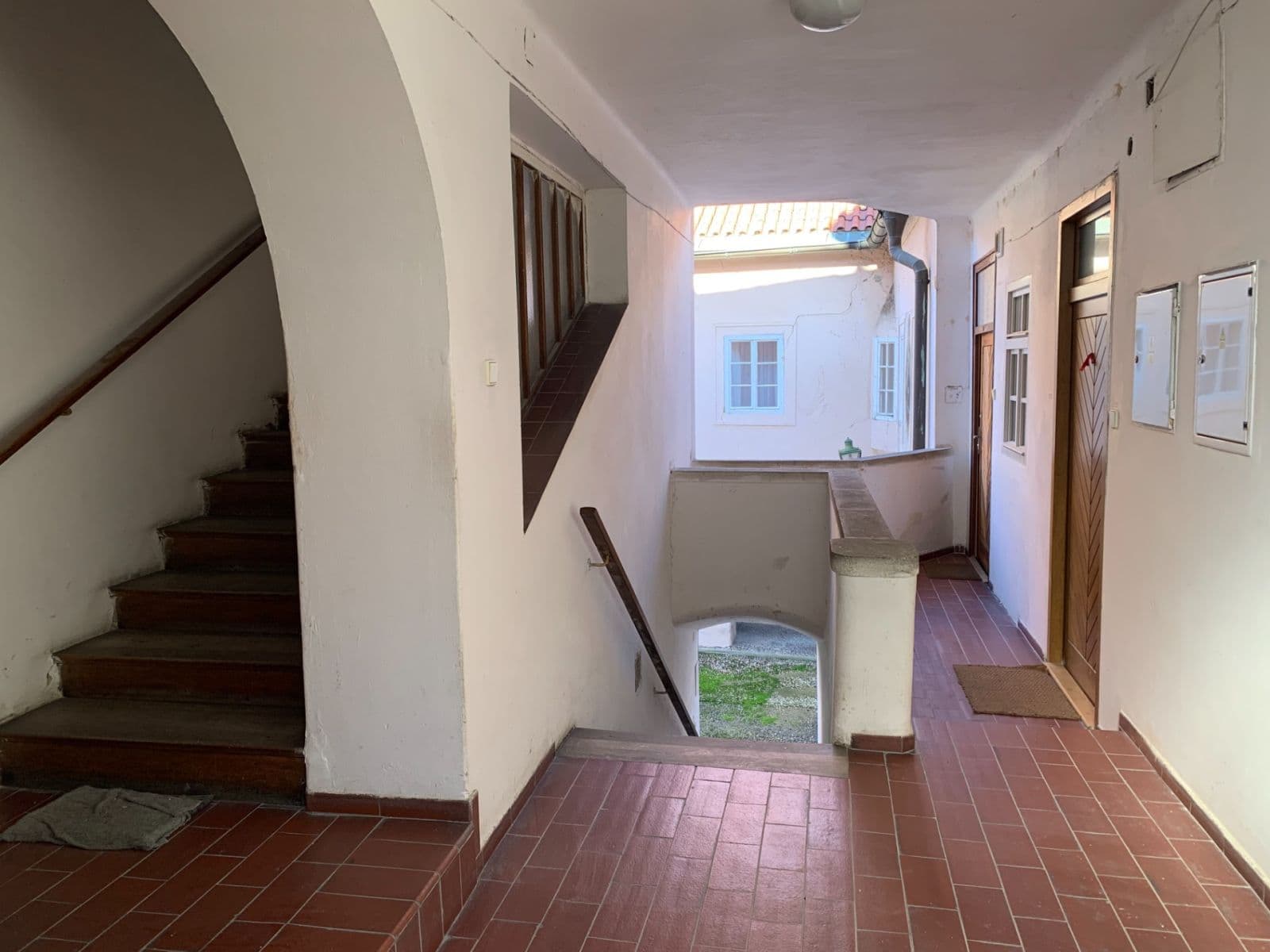 Pronájem bytu 1+1 46 m², Valdštejnské náměstí, Praha, Praha Pronájem bytu 1+1 46 m², Valdštejnské náměstí, Praha, Praha