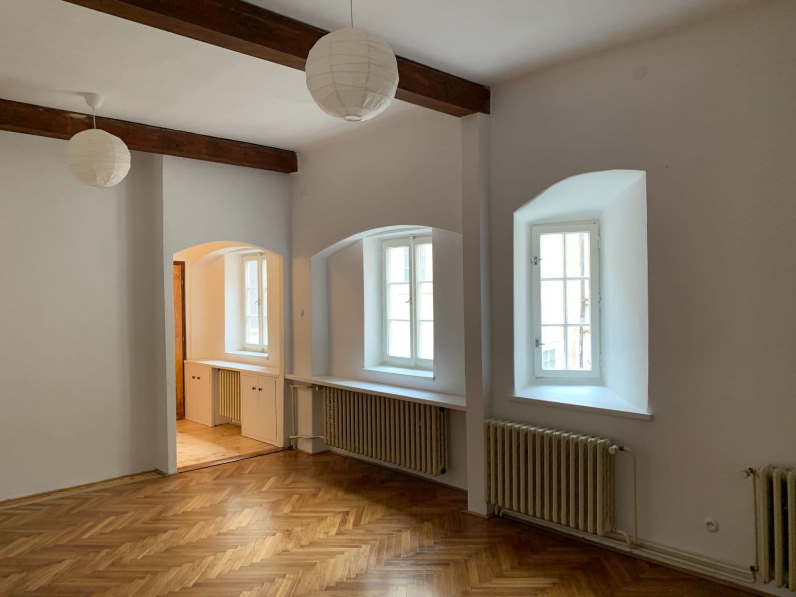 Pronájem bytu 1+1 46 m², Valdštejnské náměstí, Praha, Praha Pronájem bytu 1+1 46 m², Valdštejnské náměstí, Praha, Praha