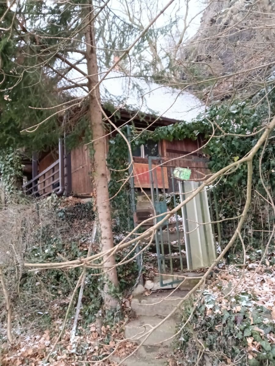 Prodej chaty, chalupy 35 m², pozemek 120 m², Na babách, Petrov, Středočeský kraj Prodej chaty, chalupy 35 m², pozemek 120 m², Na babách, Petrov, Středočeský kraj