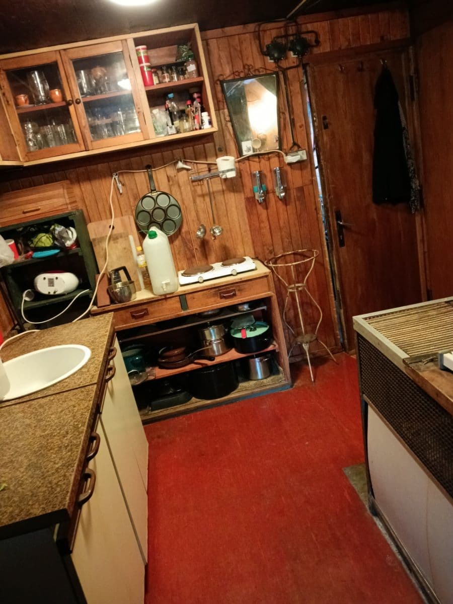 Prodej chaty, chalupy 35 m², pozemek 120 m², Na babách, Petrov, Středočeský kraj Prodej chaty, chalupy 35 m², pozemek 120 m², Na babách, Petrov, Středočeský kraj