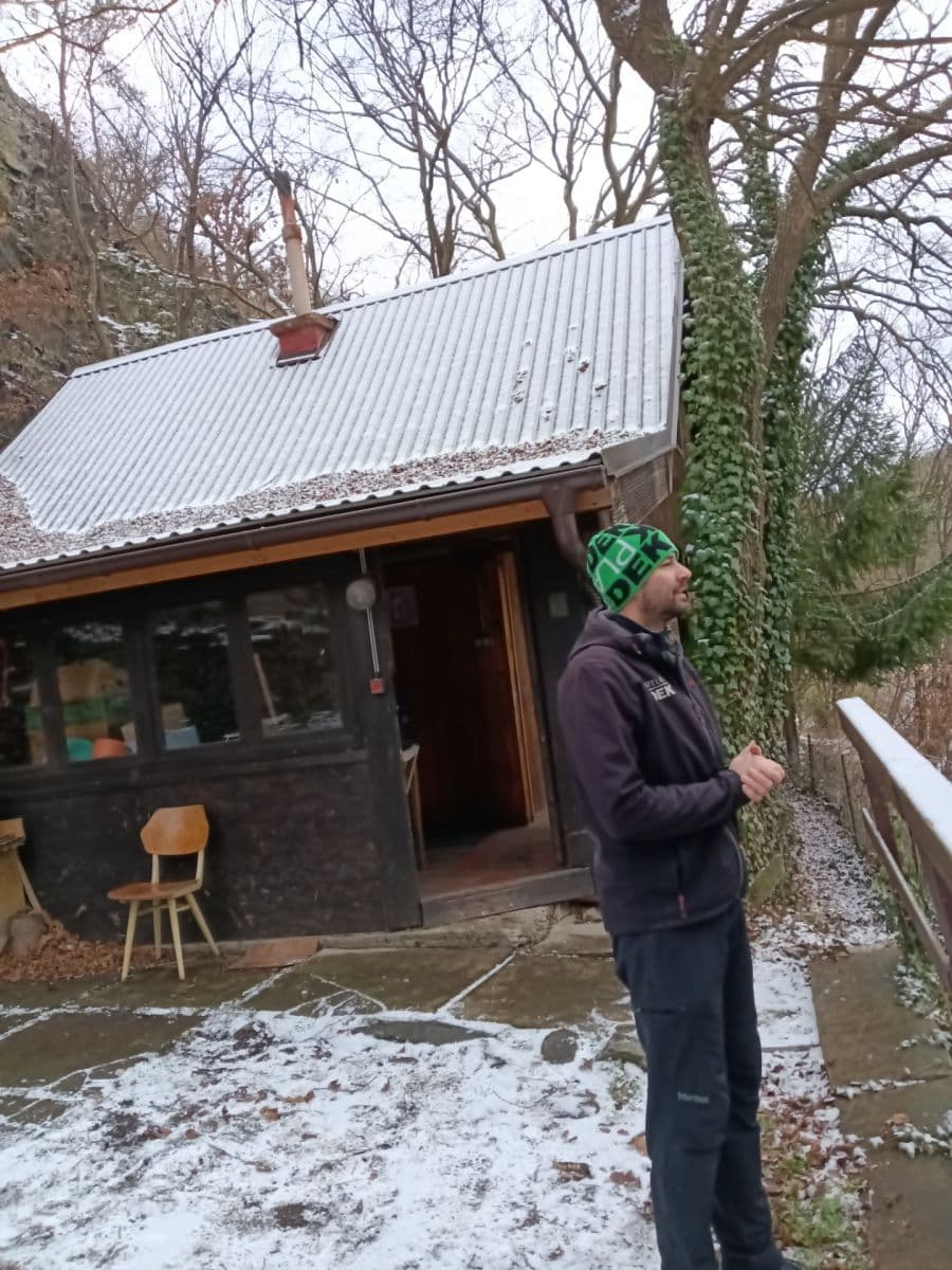 Prodej chaty, chalupy 35 m², pozemek 120 m², Na babách, Petrov, Středočeský kraj Prodej chaty, chalupy 35 m², pozemek 120 m², Na babách, Petrov, Středočeský kraj