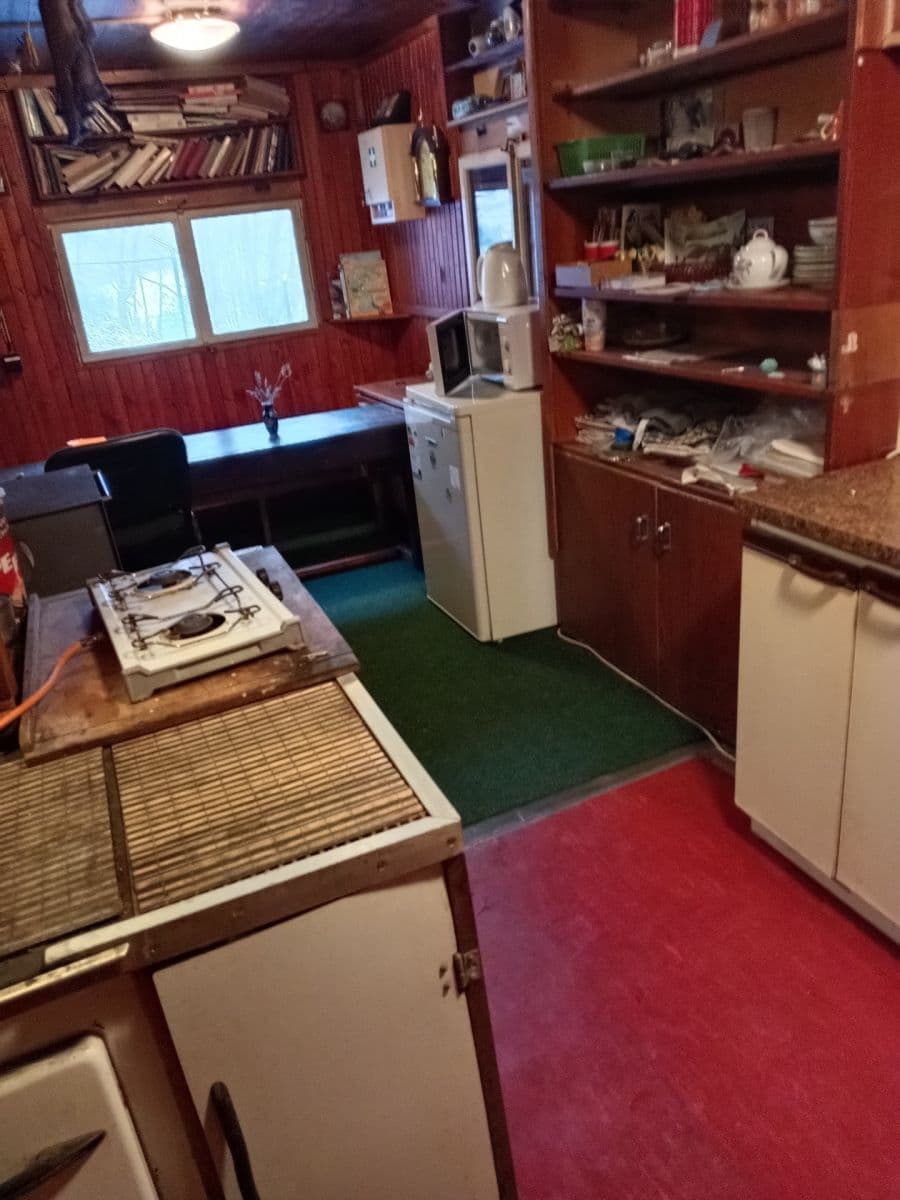 Prodej chaty, chalupy 35 m², pozemek 120 m², Na babách, Petrov, Středočeský kraj Prodej chaty, chalupy 35 m², pozemek 120 m², Na babách, Petrov, Středočeský kraj