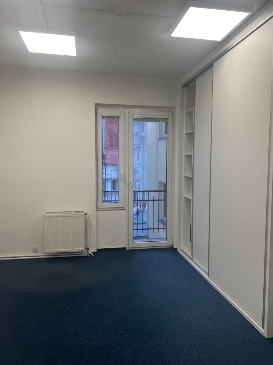 Pronájem kanceláře 70 m², Puškinova, Plzeň, Plzeňský kraj Pronájem kanceláře 70 m², Puškinova, Plzeň, Plzeňský kraj