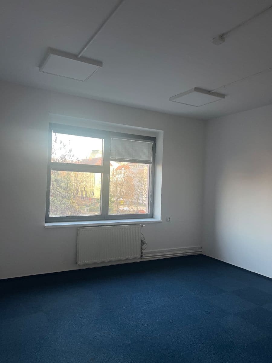 Pronájem kanceláře 70 m², Puškinova, Plzeň, Plzeňský kraj Pronájem kanceláře 70 m², Puškinova, Plzeň, Plzeňský kraj