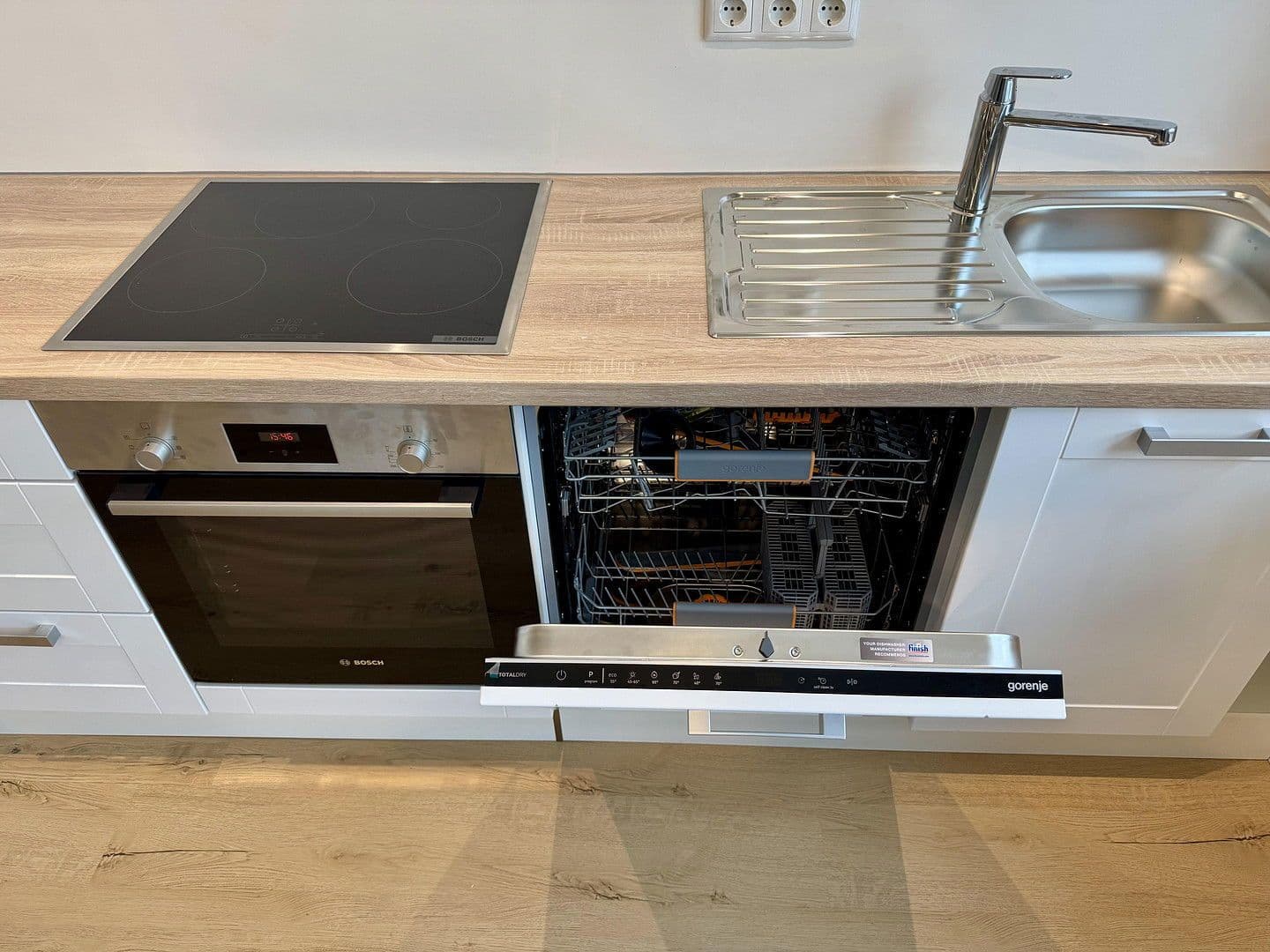 Pronájem bytu 2+kk 60 m², Kissing, Bavorsko Pronájem bytu 2+kk 60 m², Kissing, Bavorsko