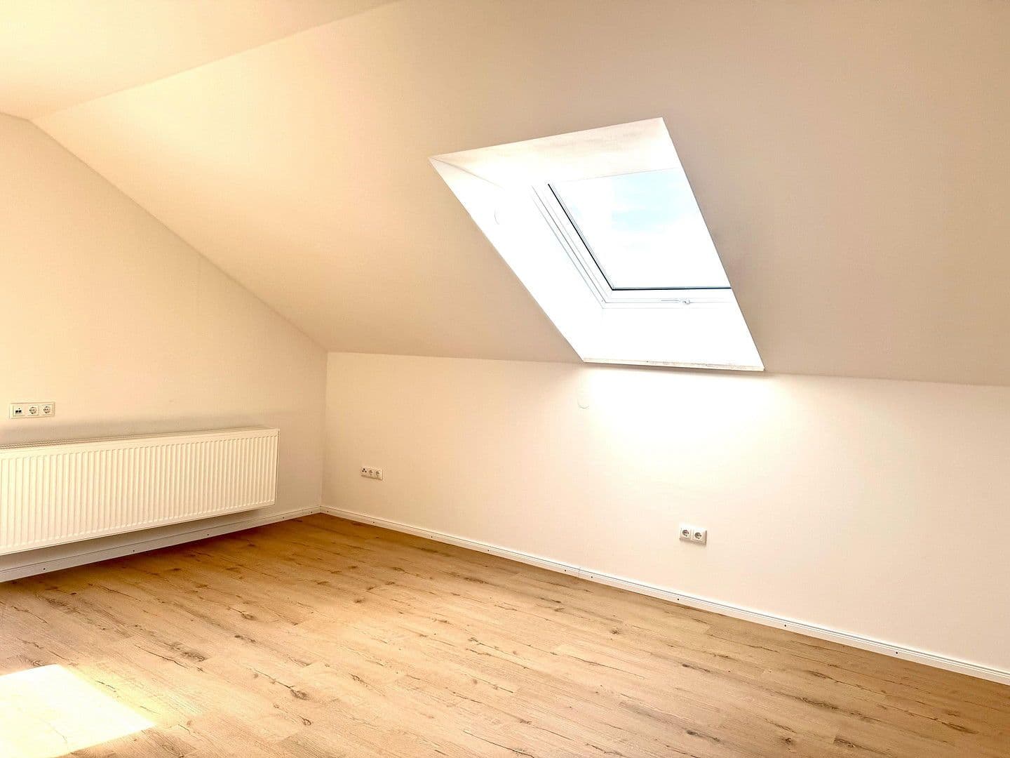 Pronájem bytu 2+kk 60 m², Kissing, Bavorsko Pronájem bytu 2+kk 60 m², Kissing, Bavorsko