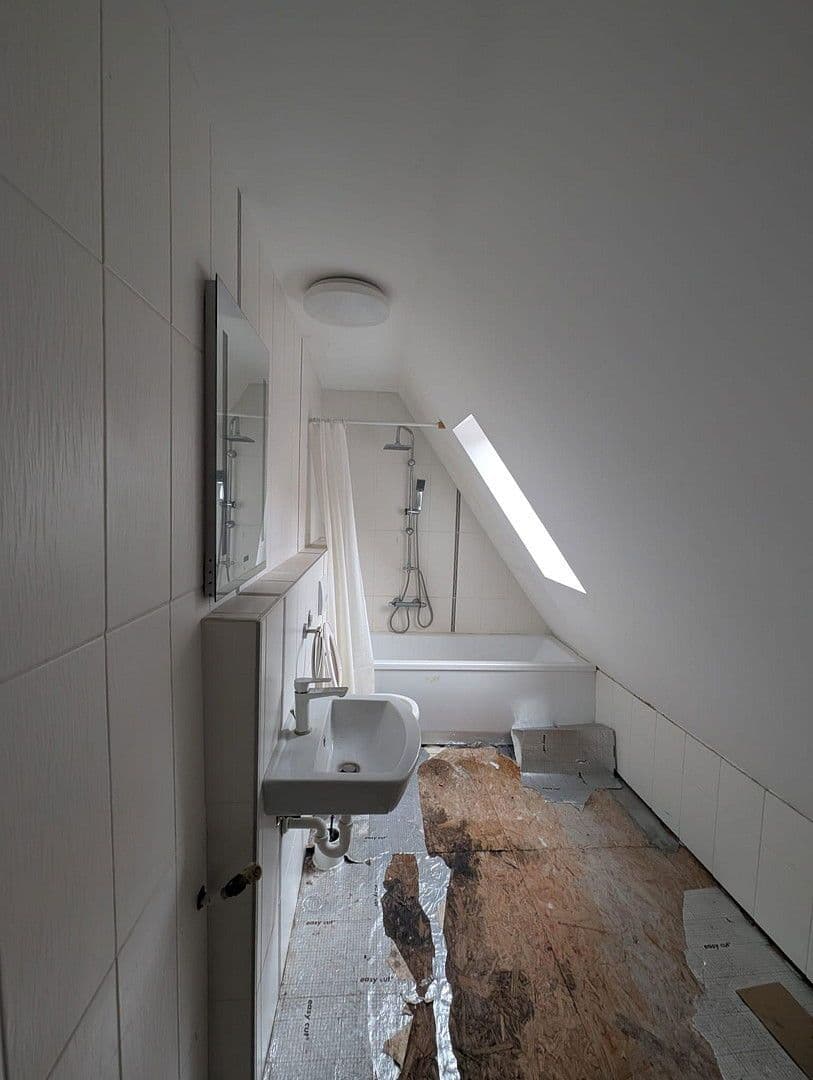 Prodej domu 72 m², pozemek 109 m², Ermstalstraße 32, Münsingen, Bádensko-Württembersko Prodej domu 72 m², pozemek 109 m², Ermstalstraße 32, Münsingen, Bádensko-Württembersko