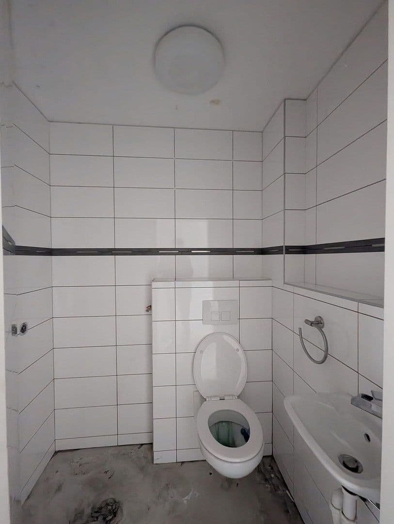 Prodej domu 72 m², pozemek 109 m², Ermstalstraße 32, Münsingen, Bádensko-Württembersko Prodej domu 72 m², pozemek 109 m², Ermstalstraße 32, Münsingen, Bádensko-Württembersko