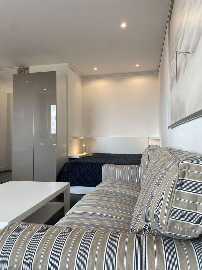 Pronájem bytu 1+1 42 m², Hubertusallee 6, Berlin, Berlín Pronájem bytu 1+1 42 m², Hubertusallee 6, Berlin, Berlín