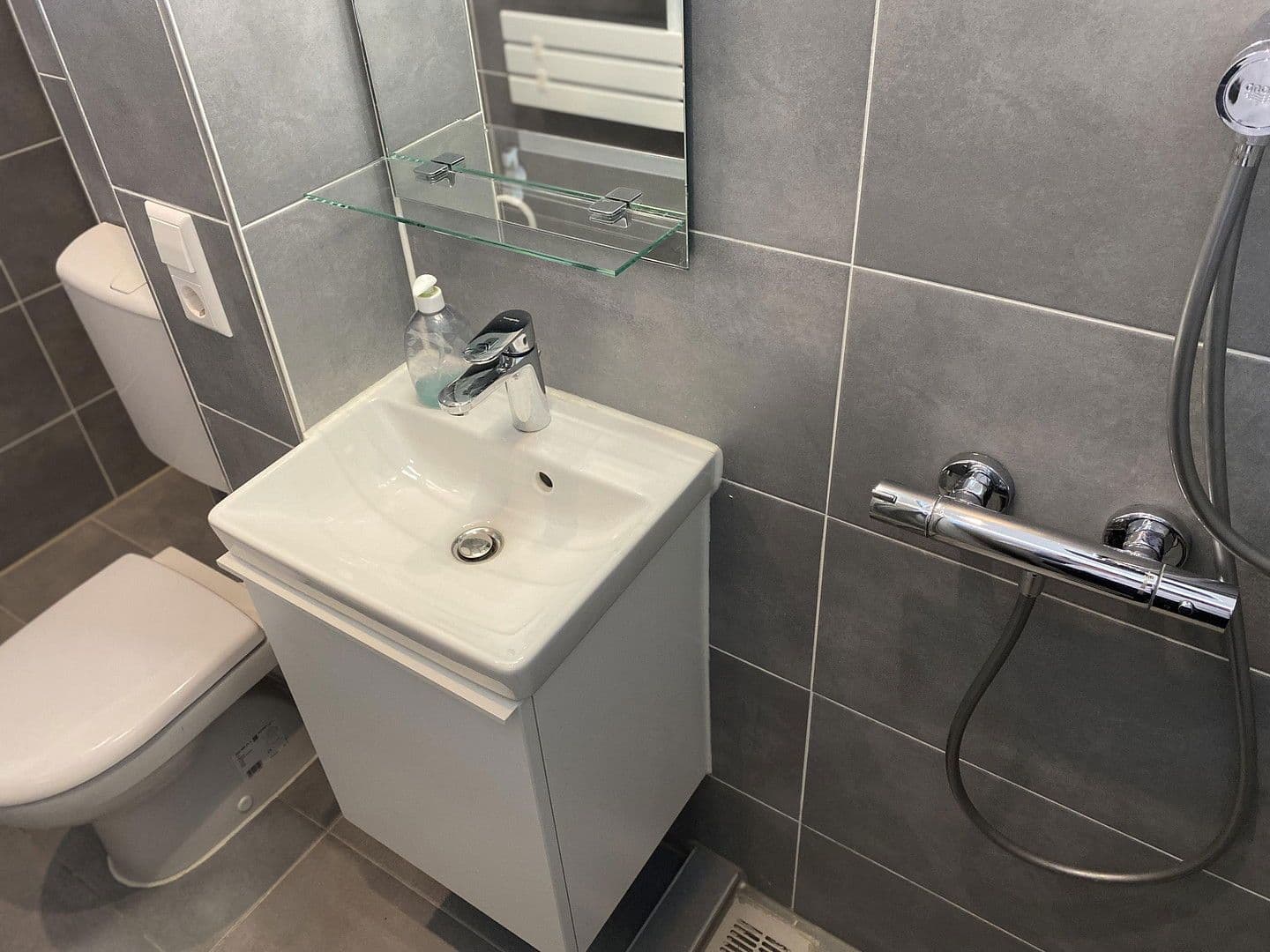 Pronájem bytu 1+1 42 m², Hubertusallee 6, Berlin, Berlín Pronájem bytu 1+1 42 m², Hubertusallee 6, Berlin, Berlín