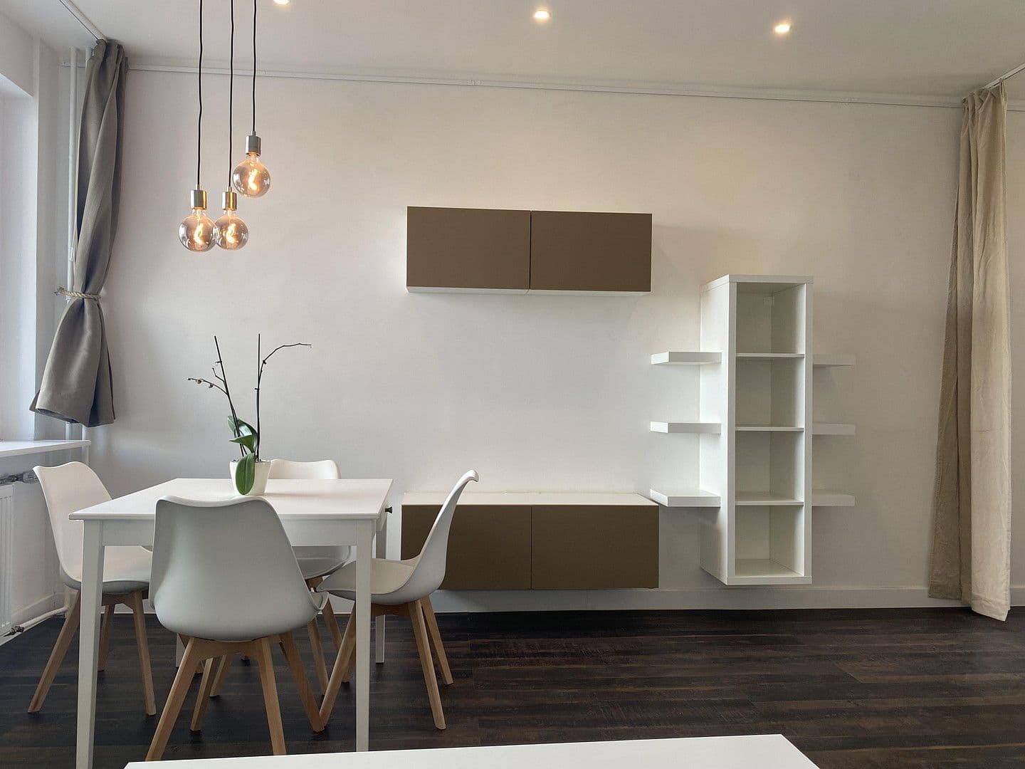 Pronájem bytu 1+1 42 m², Hubertusallee 6, Berlin, Berlín Pronájem bytu 1+1 42 m², Hubertusallee 6, Berlin, Berlín