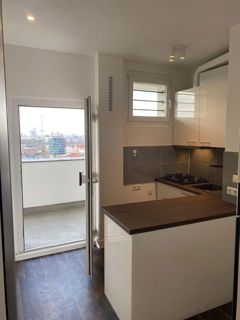 Pronájem bytu 1+1 42 m², Hubertusallee 6, Berlin, Berlín Pronájem bytu 1+1 42 m², Hubertusallee 6, Berlin, Berlín