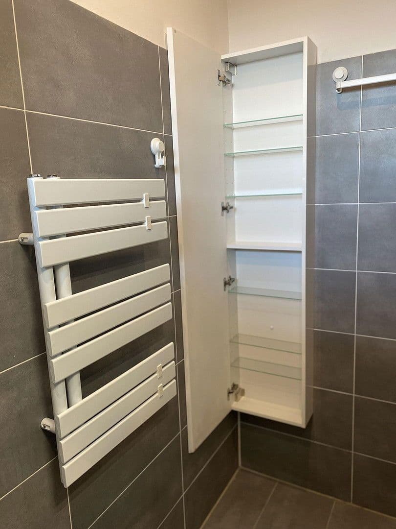 Pronájem bytu 1+1 42 m², Hubertusallee 6, Berlin, Berlín Pronájem bytu 1+1 42 m², Hubertusallee 6, Berlin, Berlín