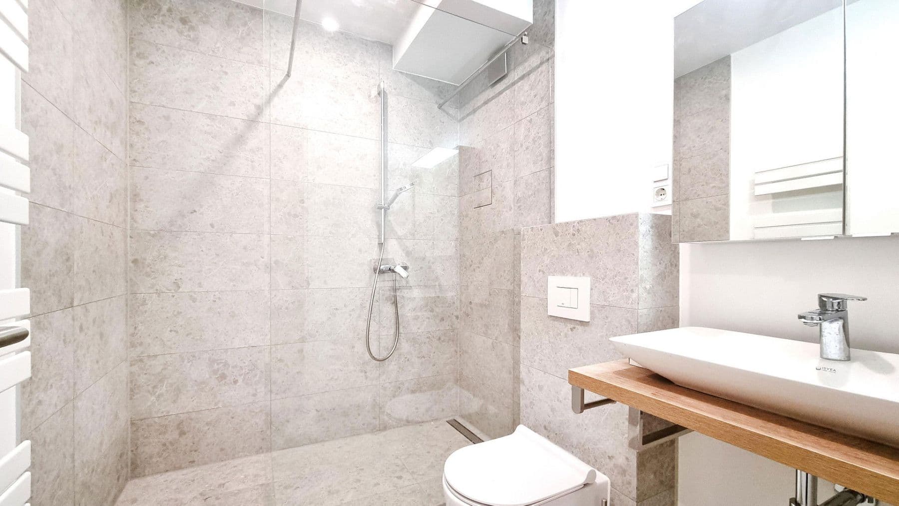 Pronájem bytu 4+1 80 m², Leystraße 42, Wien, Wien Pronájem bytu 4+1 80 m², Leystraße 42, Wien, Wien