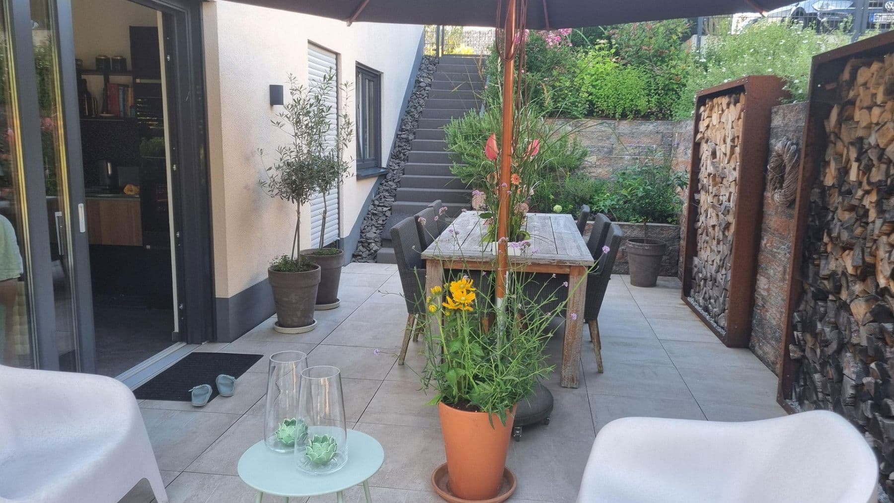 Prodej domu 196 m², pozemek 556 m², Nümbrecht, Severní Porýní-Vestfálsko Prodej domu 196 m², pozemek 556 m², Nümbrecht, Severní Porýní-Vestfálsko