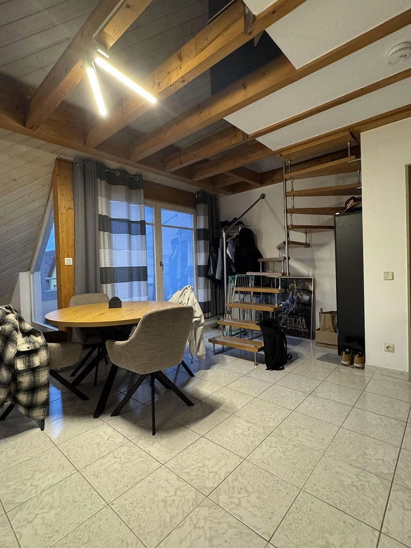 Pronájem bytu 2+1 45 m², Eningen unter Achalm, Bádensko-Württembersko Pronájem bytu 2+1 45 m², Eningen unter Achalm, Bádensko-Württembersko