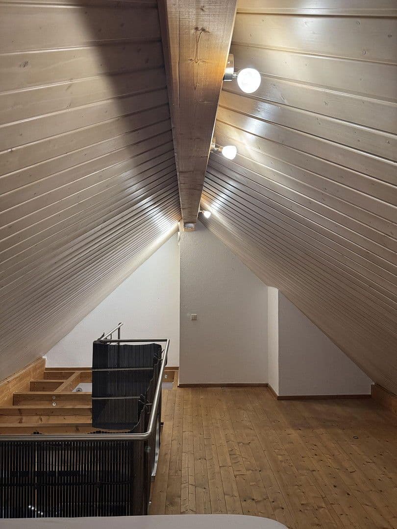 Pronájem bytu 2+1 45 m², Eningen unter Achalm, Bádensko-Württembersko Pronájem bytu 2+1 45 m², Eningen unter Achalm, Bádensko-Württembersko