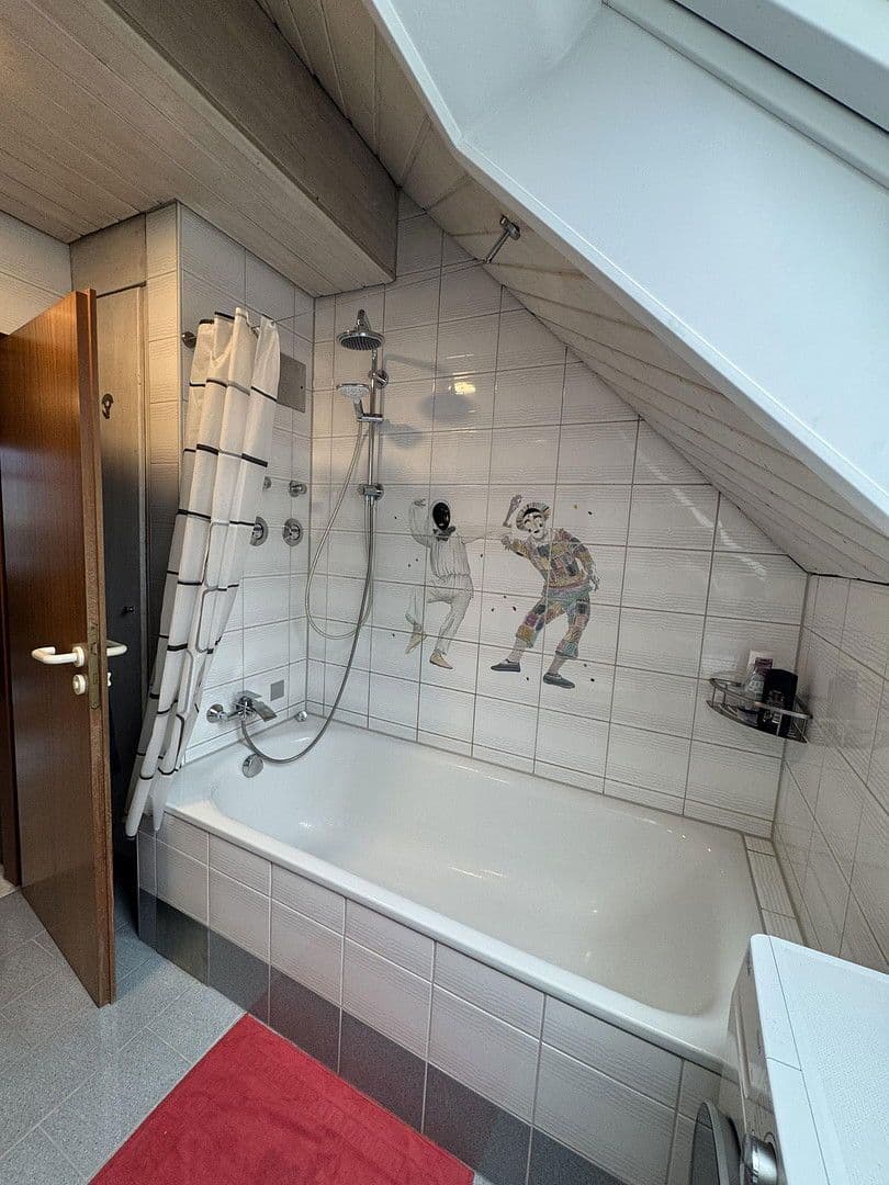 Pronájem bytu 2+1 45 m², Eningen unter Achalm, Bádensko-Württembersko Pronájem bytu 2+1 45 m², Eningen unter Achalm, Bádensko-Württembersko