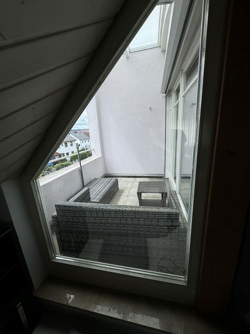 Pronájem bytu 2+1 45 m², Eningen unter Achalm, Bádensko-Württembersko Pronájem bytu 2+1 45 m², Eningen unter Achalm, Bádensko-Württembersko