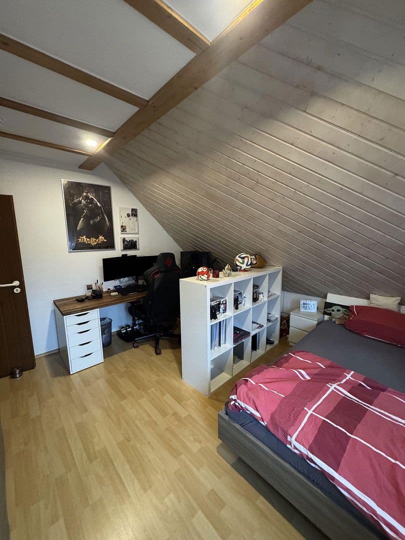 Pronájem bytu 2+1 45 m², Eningen unter Achalm, Bádensko-Württembersko Pronájem bytu 2+1 45 m², Eningen unter Achalm, Bádensko-Württembersko