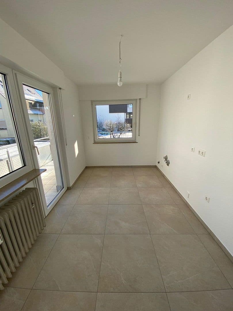 Pronájem bytu 3+1 78 m², Denkendorf, Bádensko-Württembersko Pronájem bytu 3+1 78 m², Denkendorf, Bádensko-Württembersko