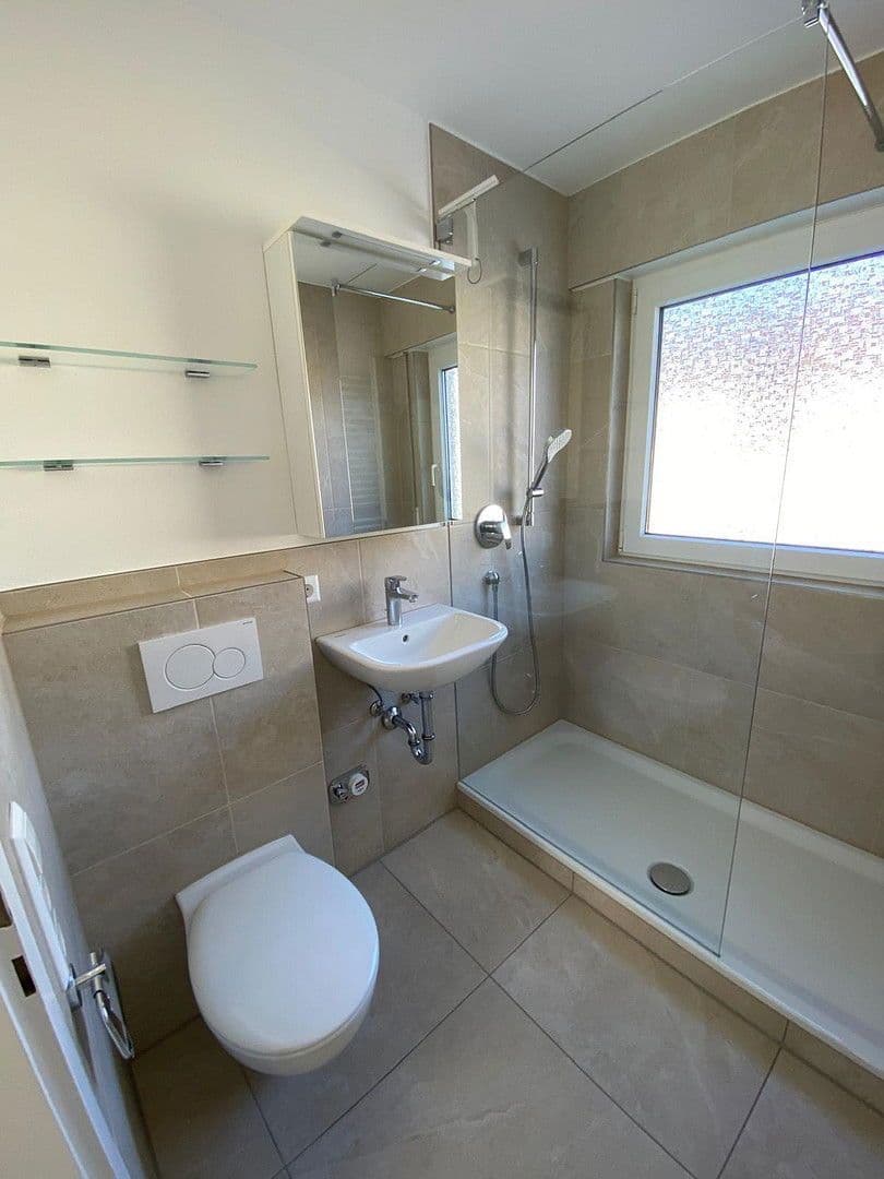 Pronájem bytu 3+1 78 m², Denkendorf, Bádensko-Württembersko Pronájem bytu 3+1 78 m², Denkendorf, Bádensko-Württembersko