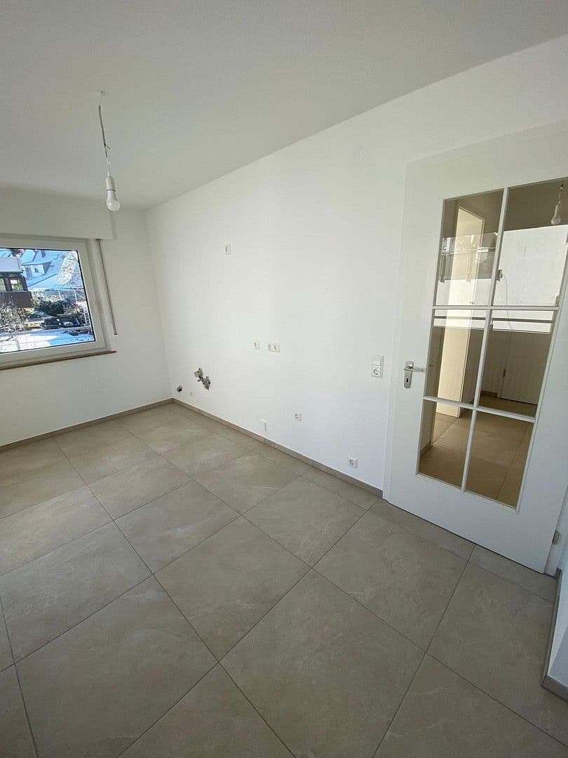 Pronájem bytu 3+1 78 m², Denkendorf, Bádensko-Württembersko Pronájem bytu 3+1 78 m², Denkendorf, Bádensko-Württembersko