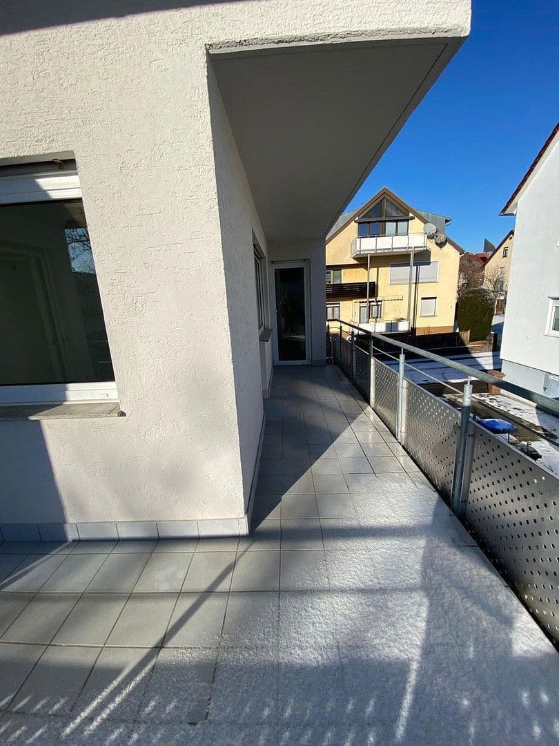 Pronájem bytu 3+1 78 m², Denkendorf, Bádensko-Württembersko Pronájem bytu 3+1 78 m², Denkendorf, Bádensko-Württembersko