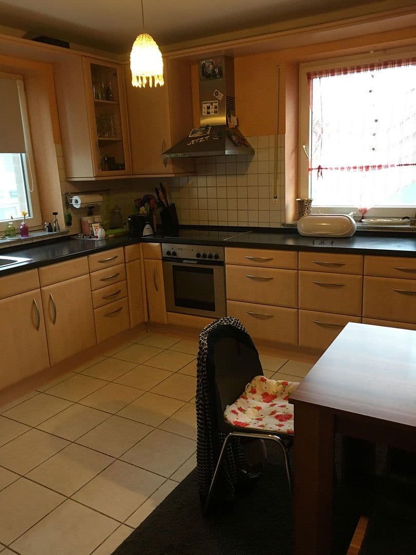 Prodej domu 280 m², pozemek 661 m², Brakel, Severní Porýní-Vestfálsko Prodej domu 280 m², pozemek 661 m², Brakel, Severní Porýní-Vestfálsko