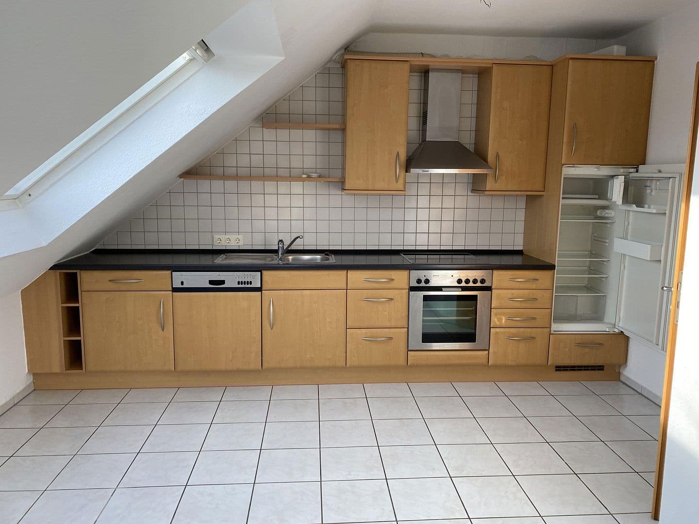 Prodej domu 280 m², pozemek 661 m², Brakel, Severní Porýní-Vestfálsko Prodej domu 280 m², pozemek 661 m², Brakel, Severní Porýní-Vestfálsko