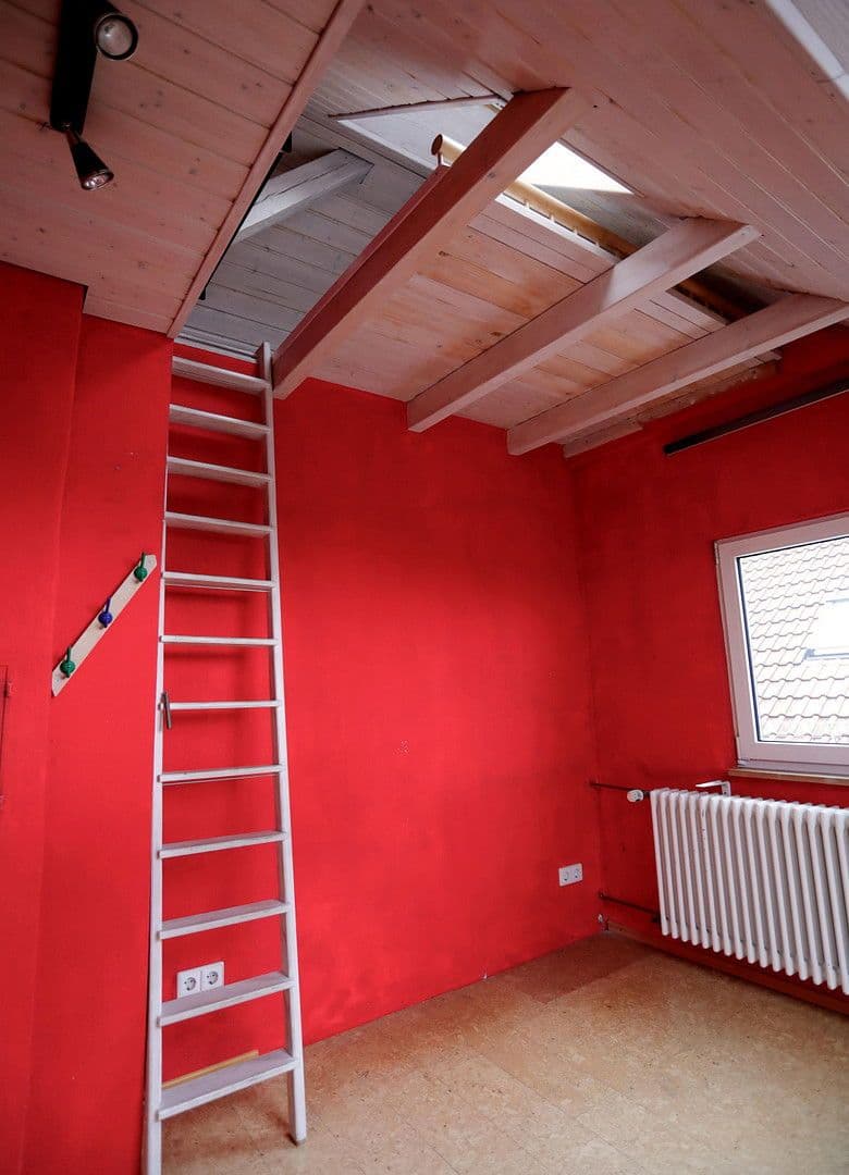 Prodej domu 95 m², pozemek 142 m², Reutlingen, Bádensko-Württembersko Prodej domu 95 m², pozemek 142 m², Reutlingen, Bádensko-Württembersko