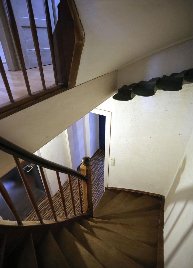 Prodej domu 95 m², pozemek 142 m², Reutlingen, Bádensko-Württembersko Prodej domu 95 m², pozemek 142 m², Reutlingen, Bádensko-Württembersko