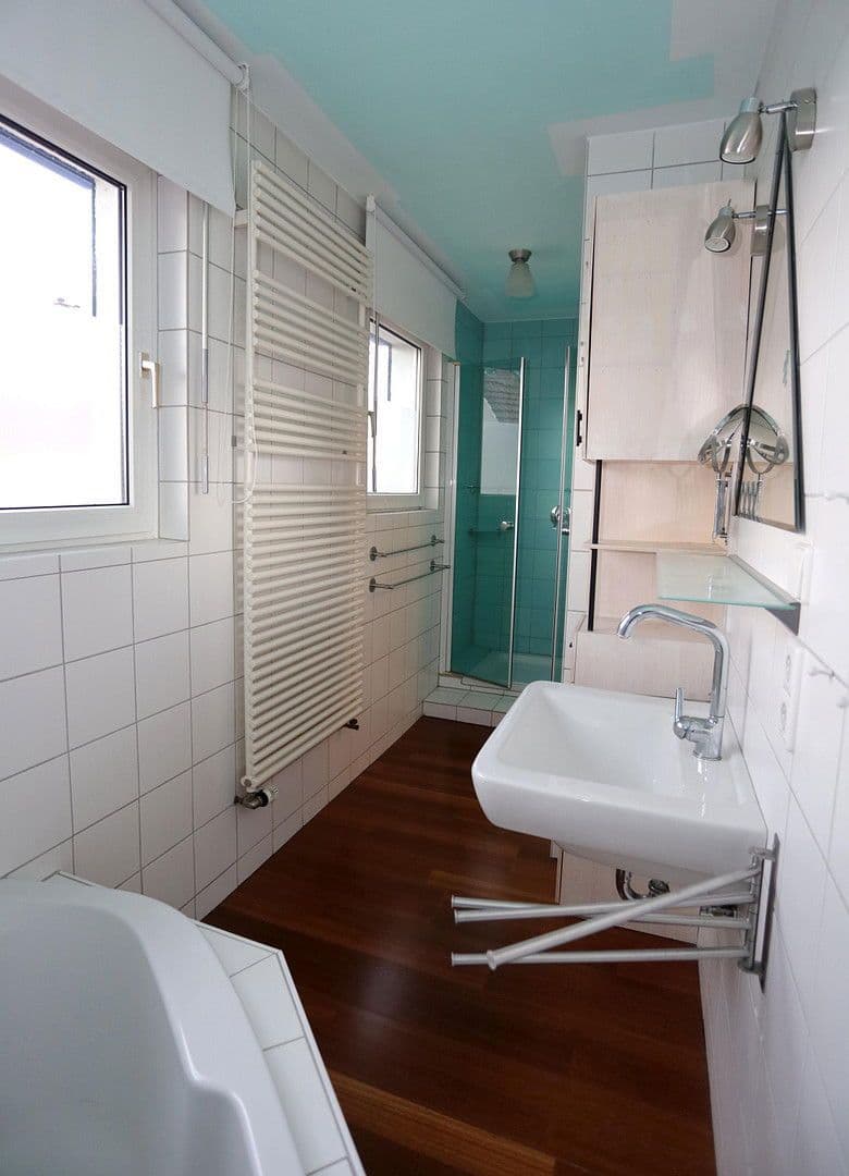 Prodej domu 95 m², pozemek 142 m², Reutlingen, Bádensko-Württembersko Prodej domu 95 m², pozemek 142 m², Reutlingen, Bádensko-Württembersko