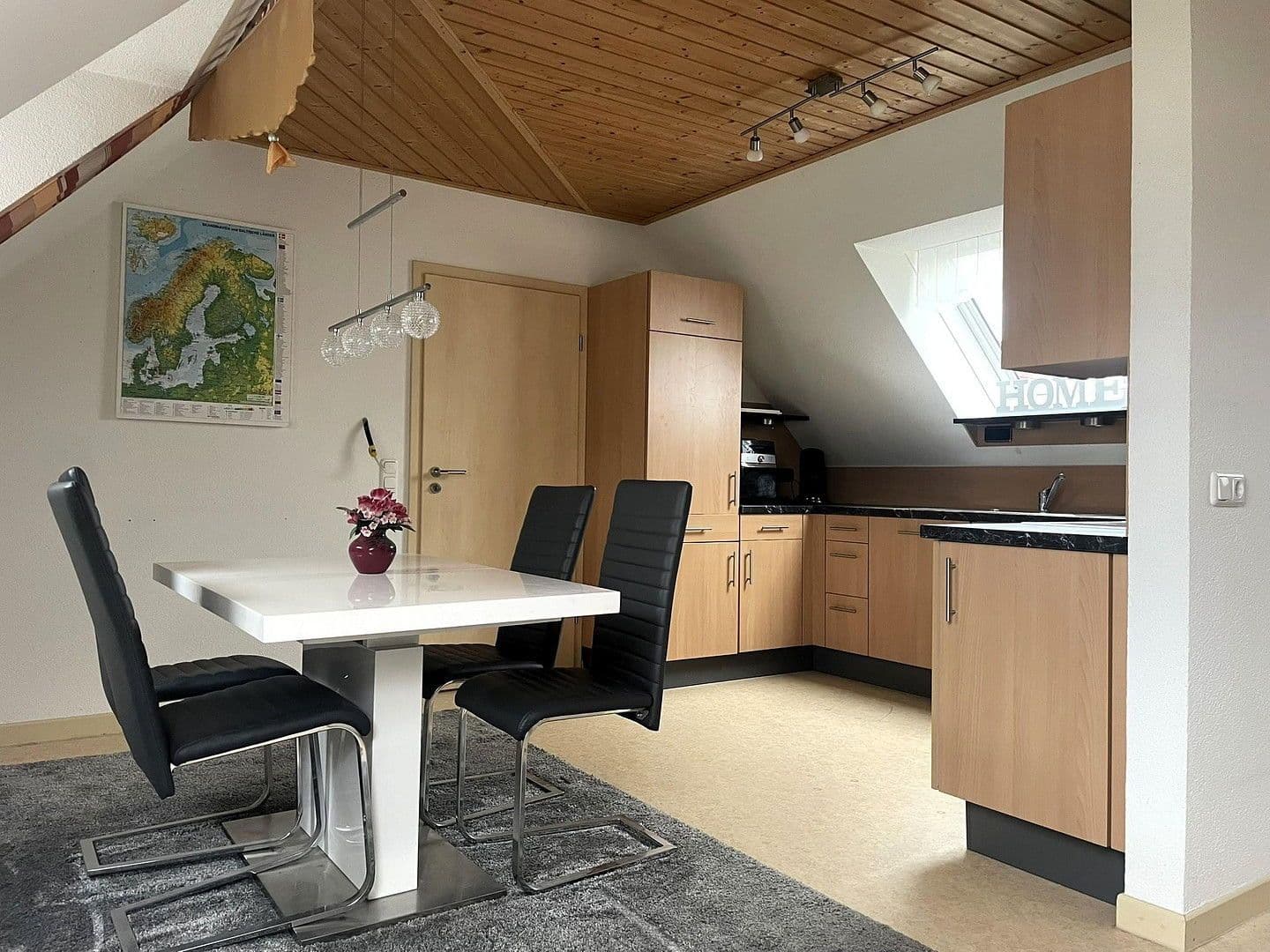 Prodej domu 140 m², pozemek 761 m², Hofheim in Unterfranken, Bavorsko Prodej domu 140 m², pozemek 761 m², Hofheim in Unterfranken, Bavorsko