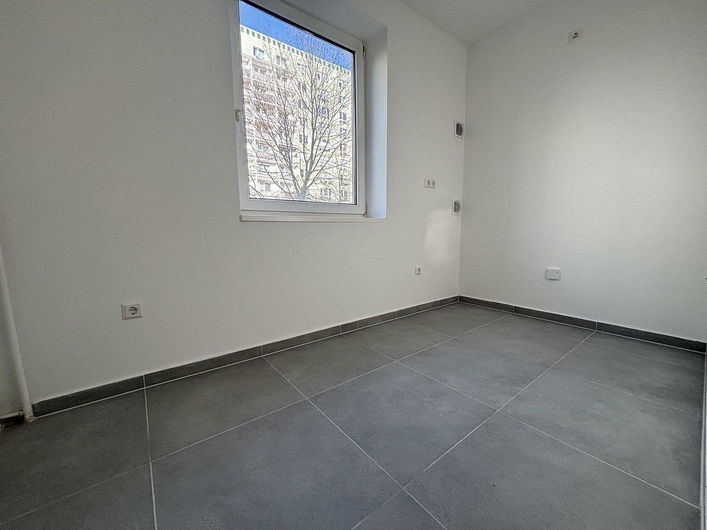 Prodej bytu 3+1 59 m², Weydemeyerstraße 17, Berlin, Berlín Prodej bytu 3+1 59 m², Weydemeyerstraße 17, Berlin, Berlín