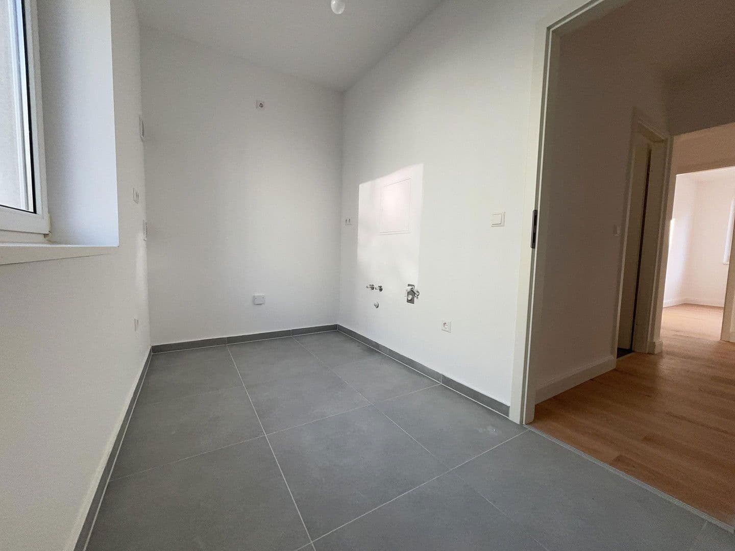 Prodej bytu 3+1 59 m², Weydemeyerstraße 17, Berlin, Berlín Prodej bytu 3+1 59 m², Weydemeyerstraße 17, Berlin, Berlín