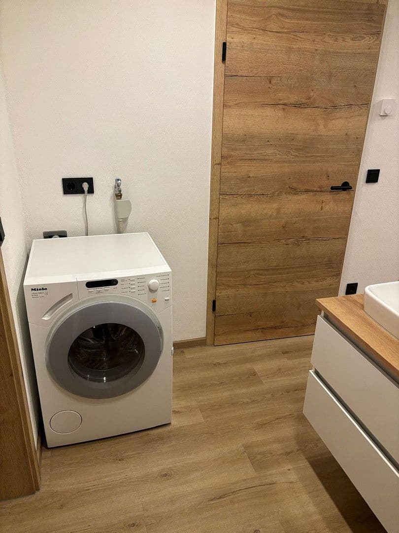 Prodej bytu 3+1 105 m², Finkenstraße 48, Ramstein-Miesenbach, Porýní-Falc Prodej bytu 3+1 105 m², Finkenstraße 48, Ramstein-Miesenbach, Porýní-Falc