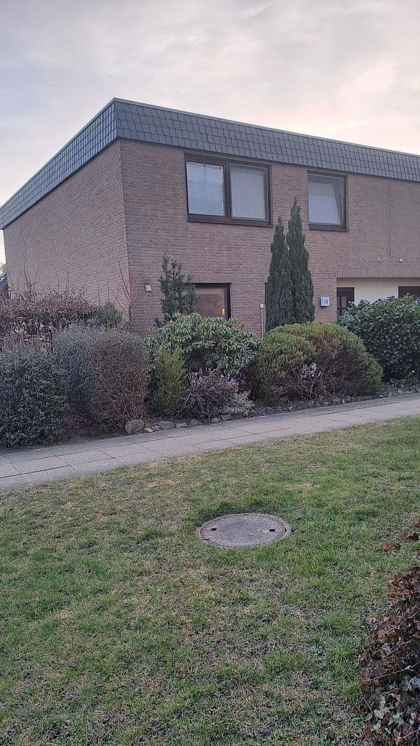 Prodej domu 129 m², pozemek 285 m², Glogauer Str. 10, Lüneburg, Dolní Sasko Prodej domu 129 m², pozemek 285 m², Glogauer Str. 10, Lüneburg, Dolní Sasko