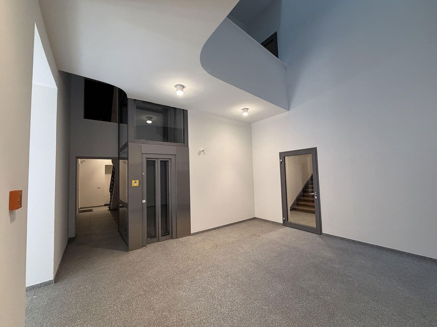 Prodej bytu 3+1 115 m², Berlin, Berlín Prodej bytu 3+1 115 m², Berlin, Berlín