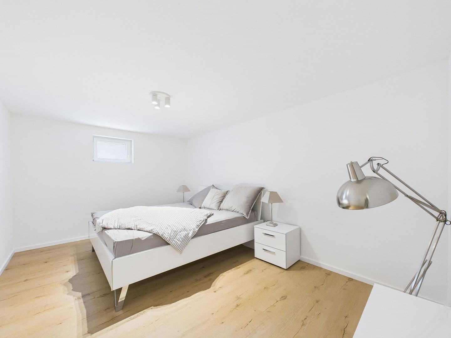 Prodej domu 205 m², pozemek 811 m², Magdalenastraße 14, Hilpoltstein, Bavorsko Prodej domu 205 m², pozemek 811 m², Magdalenastraße 14, Hilpoltstein, Bavorsko