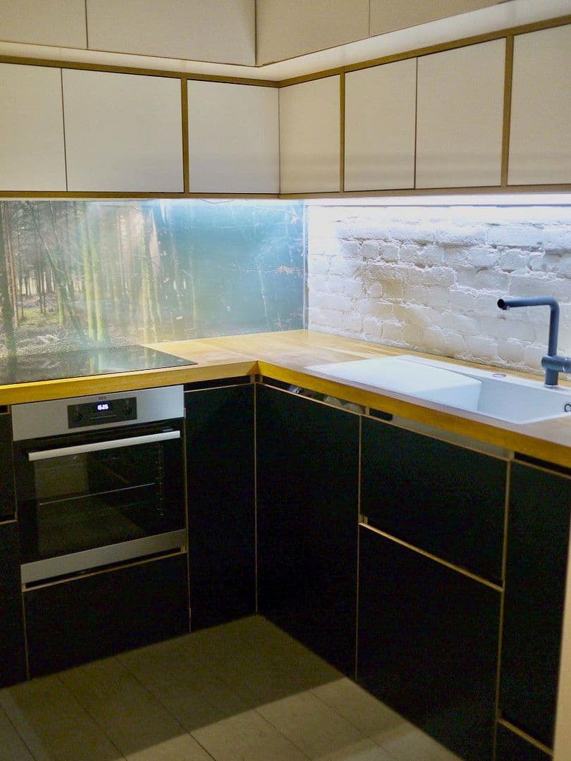 Prodej bytu 4+1 80 m², Berlin, Berlín Prodej bytu 4+1 80 m², Berlin, Berlín