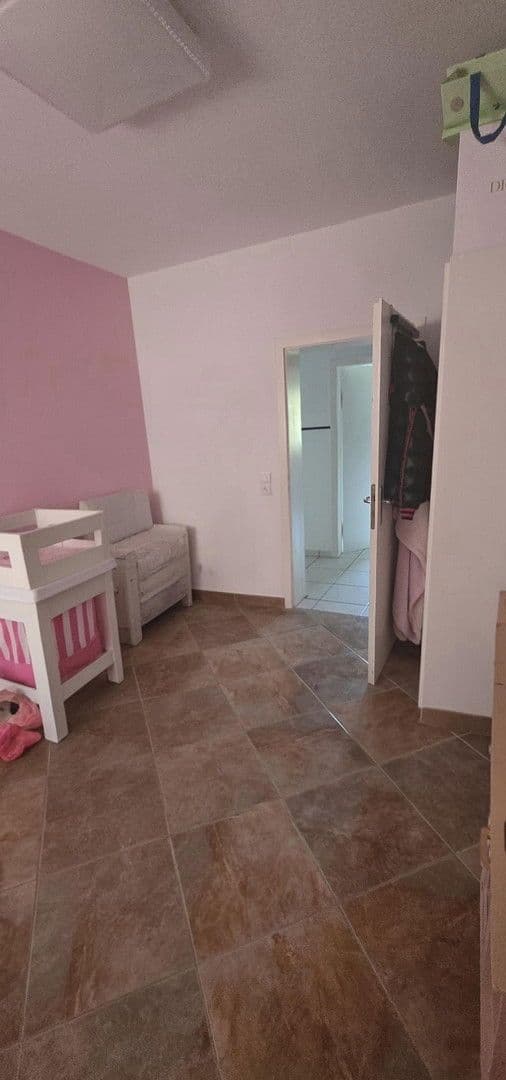 Pronájem bytu 3+1 85 m², Köln, Severní Porýní-Vestfálsko Pronájem bytu 3+1 85 m², Köln, Severní Porýní-Vestfálsko